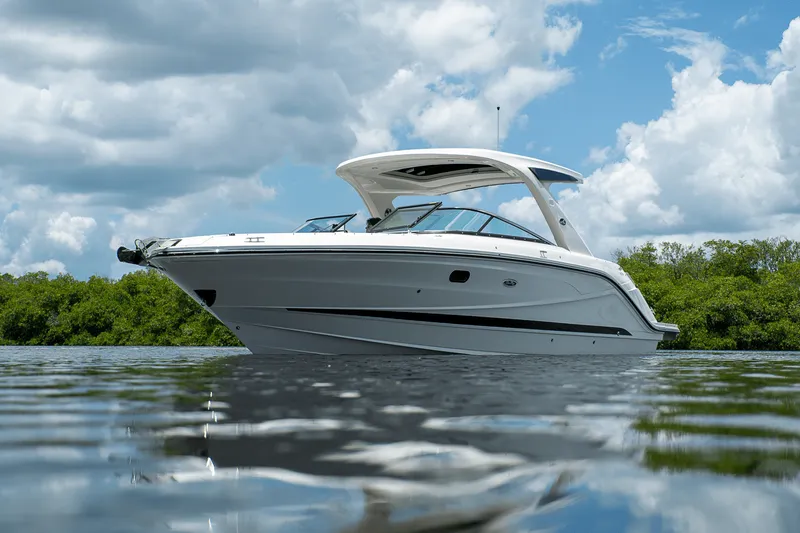 Slide: The Image of Sea Ray SLX 310 Outboard 2026 - 28