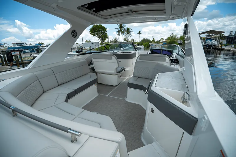 Slide: The Image of Sea Ray SLX 310 Outboard 2026 - 6