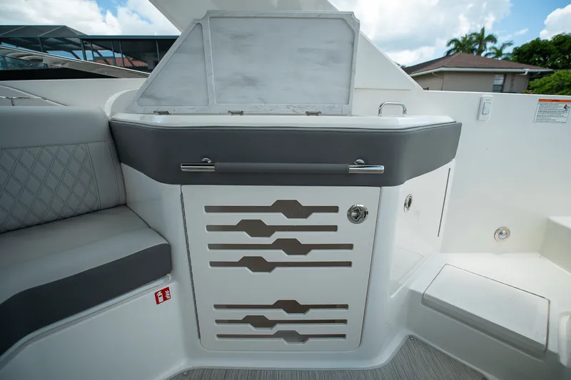 Slide: The Image of Sea Ray SLX 310 Outboard 2026 - 9