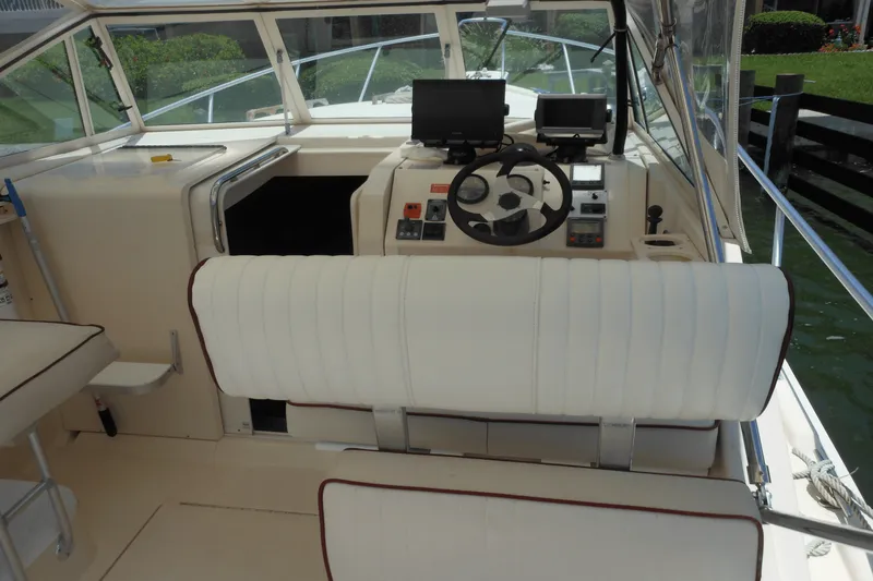 Slide: The Image of Mainship PILOT 30 2001 - 17