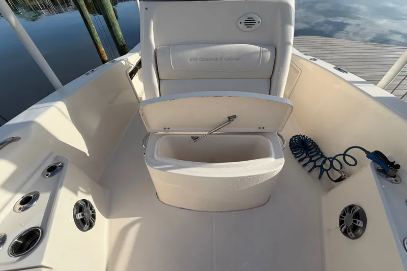 Slide: The Image of Grady-White 251 Coastal Explorer 2023 - 66