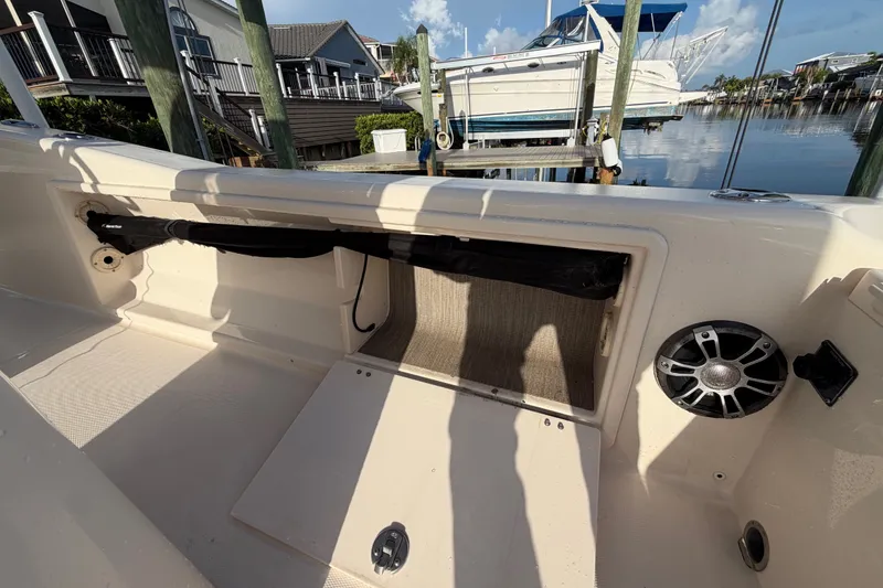 Slide: The Image of Grady-White 251 Coastal Explorer 2023 - 29