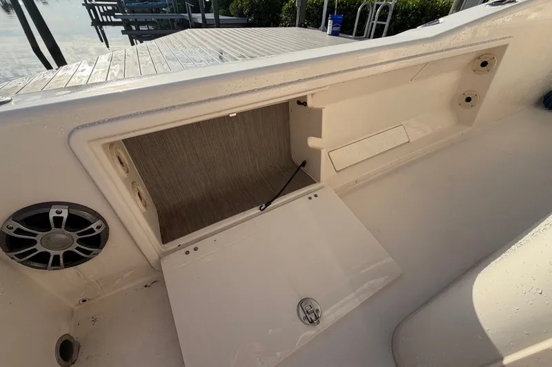 Slide: The Image of Grady-White 251 Coastal Explorer 2023 - 25