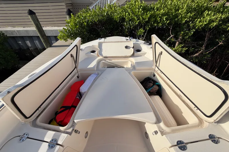 Slide: The Image of Grady-White 251 Coastal Explorer 2023 - 60