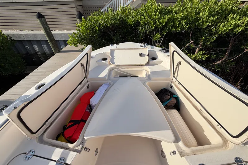 Slide: The Image of Grady-White 251 Coastal Explorer 2023 - 61
