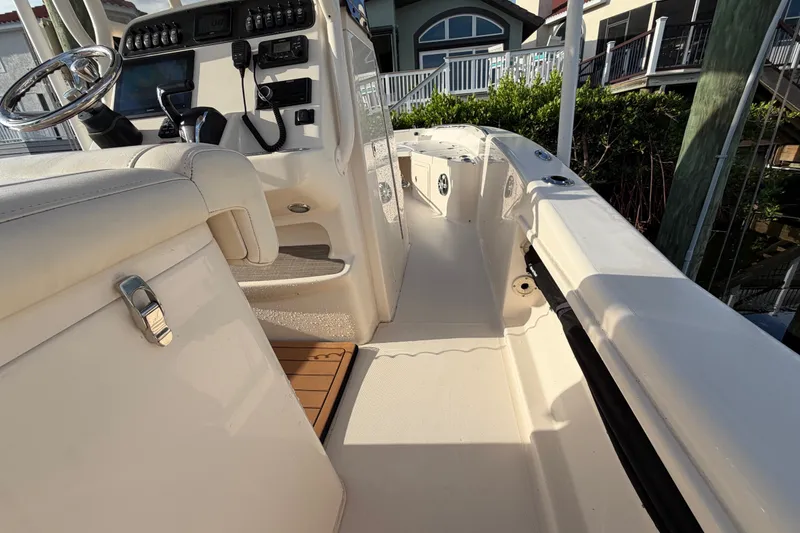 Slide: The Image of Grady-White 251 Coastal Explorer 2023 - 30