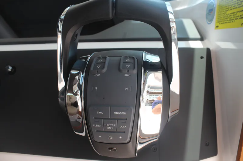 Slide: The Image of Axopar 28 CABIN 2021 - 12