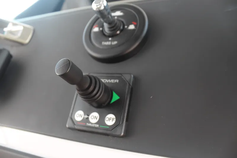 Slide: The Image of Axopar 28 CABIN 2021 - 13