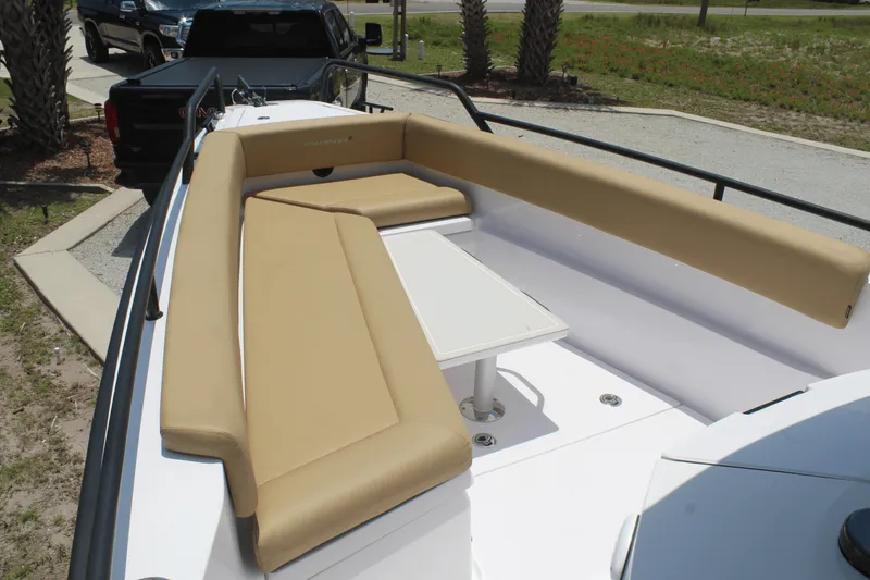 Slide: The Image of Axopar 28 CABIN 2021 - 19