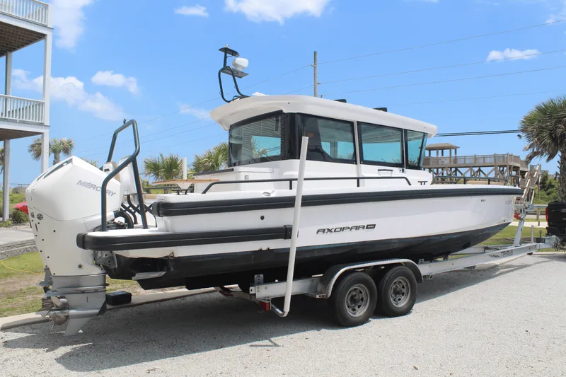 Slide: The Image of Axopar 28 CABIN 2021 - 2