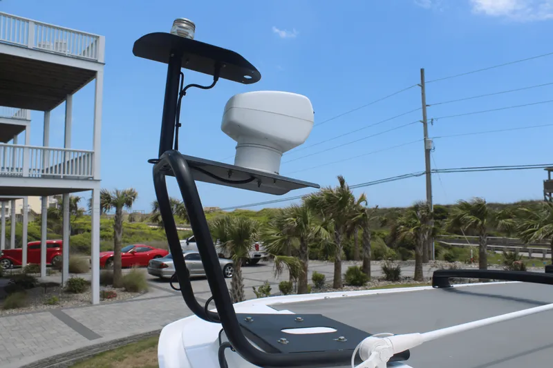 Slide: The Image of Axopar 28 CABIN 2021 - 27