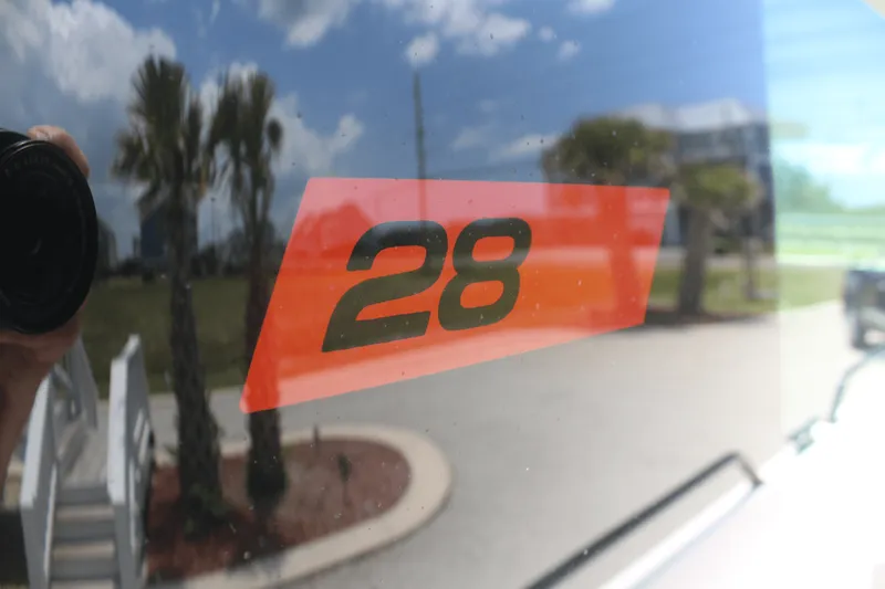 Slide: The Image of Axopar 28 CABIN 2021 - 29