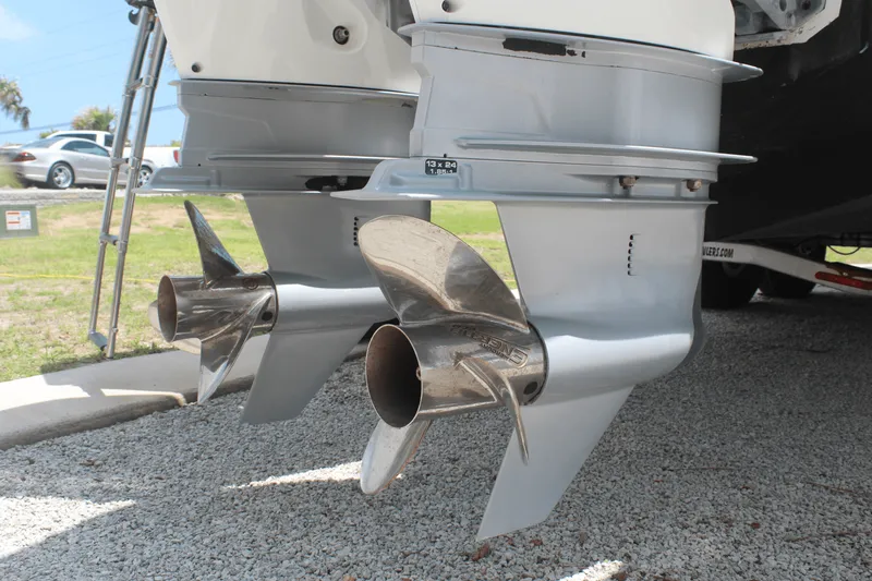 Slide: The Image of Axopar 28 CABIN 2021 - 32