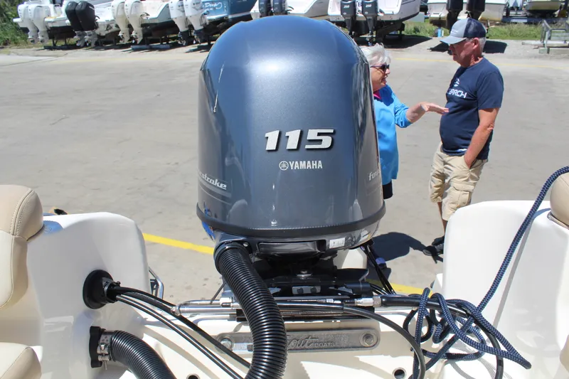Slide: The Image of Scout 175 DORADO 2023 - 17
