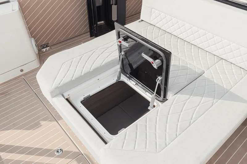 Slide: The Image of Saxdor 400 GTO 2025 - 26