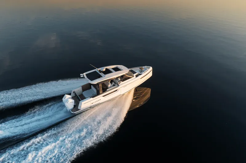 Slide: The Image of Saxdor 400 GTO 2025 - 80