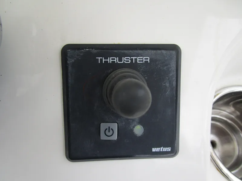 Slide: The Image of Vetus thruster control on a 2007 Fountain 38 boat. - 13