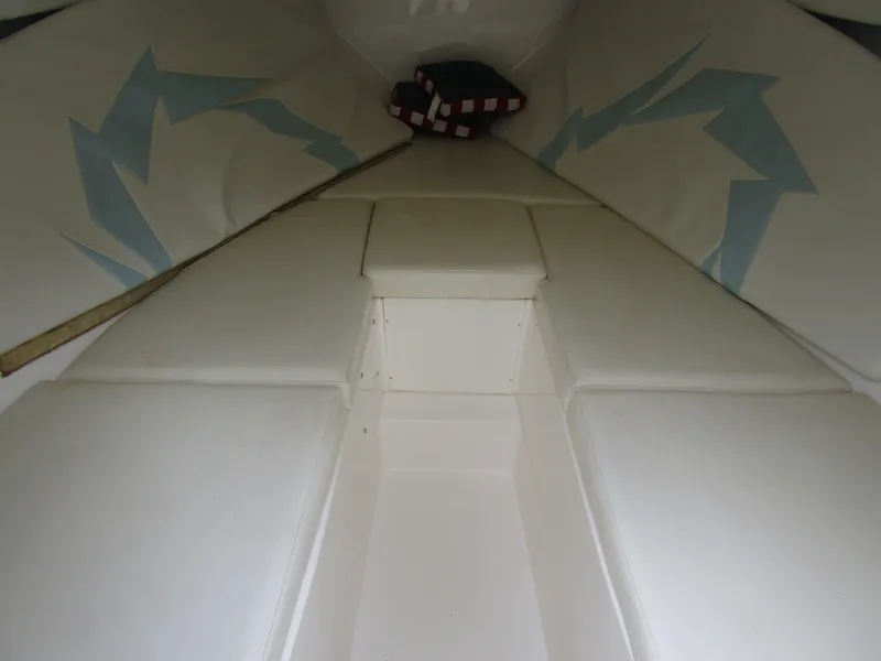 Slide: The Image of Interior of a 2007 Fountain 38 Tournament Edition boat. - 16
