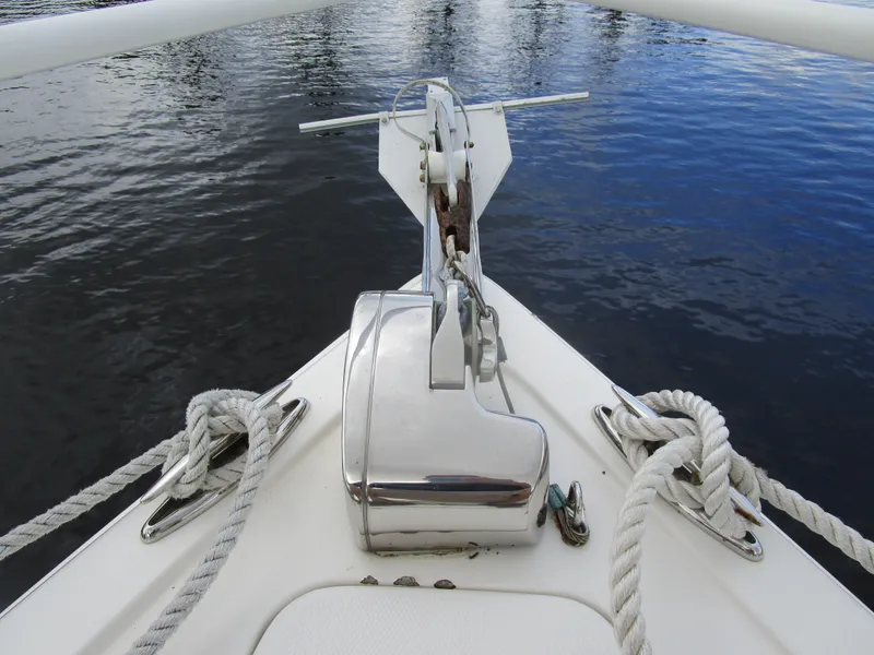 Slide: The Image of Bow of a 2007 Fountain 38 Tournament Edition boat with anchor. - 21