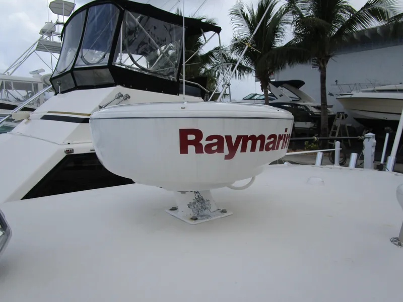 Slide: The Image of Raymarine radar on 2007 Fountain 38 Tournament Edition boat. - 24