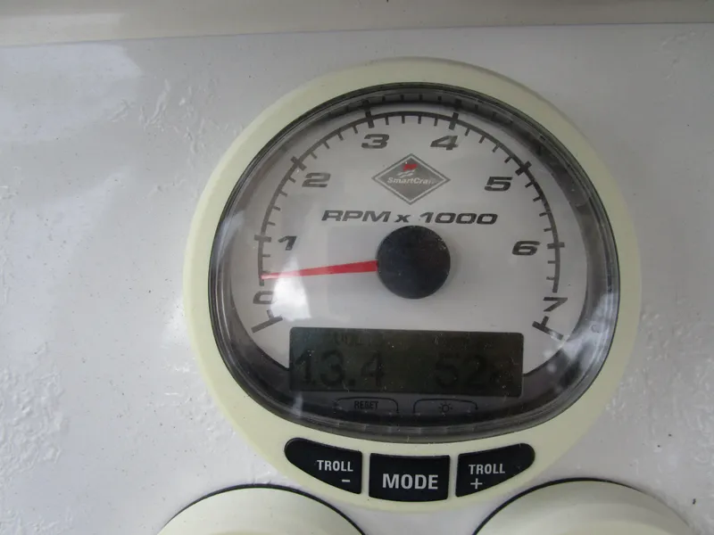 Slide: The Image of Tachometer of a 2007 Fountain 38 Tournament Edition boat. - 4