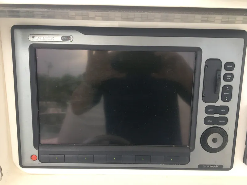 Slide: The Image of Raymarine GPS system on a 2007 Fountain 38 Tournament Edition boat. - 40