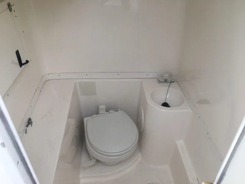 Slide: The Image of Interior of 2007 Fountain 38 Tournament Edition yacht with toilet. - 43
