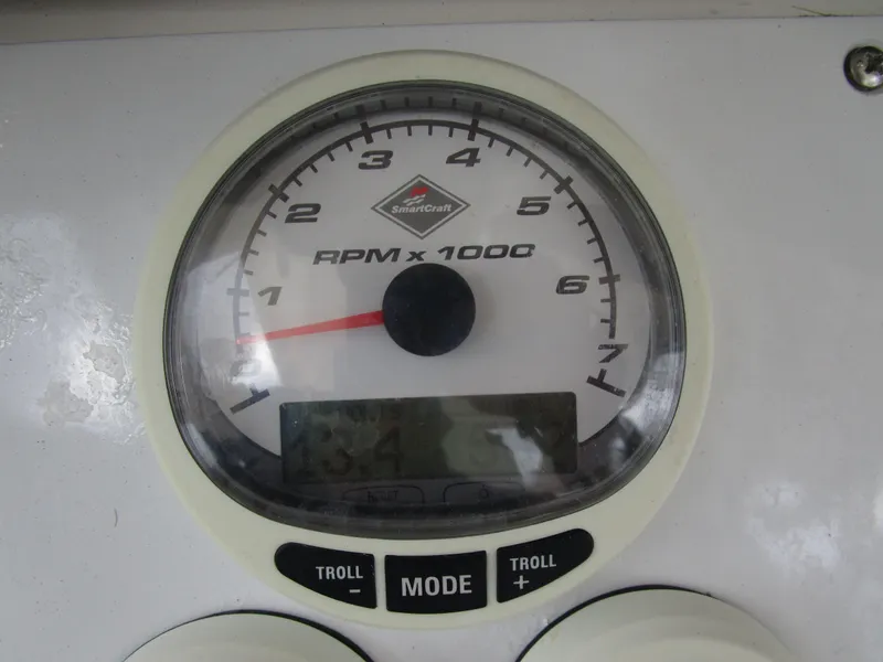 Slide: The Image of Tachometer of a 2007 Fountain 38 Tournament Edition boat. - 5