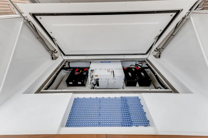 Slide: The Image of Galeon 510 SKY 2023 - 103