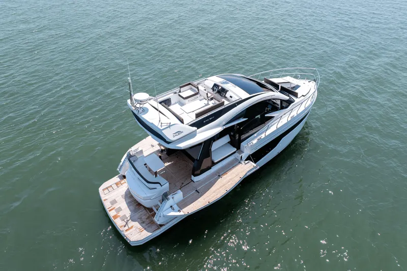 Slide: The Image of Galeon 510 SKY 2023 - 17