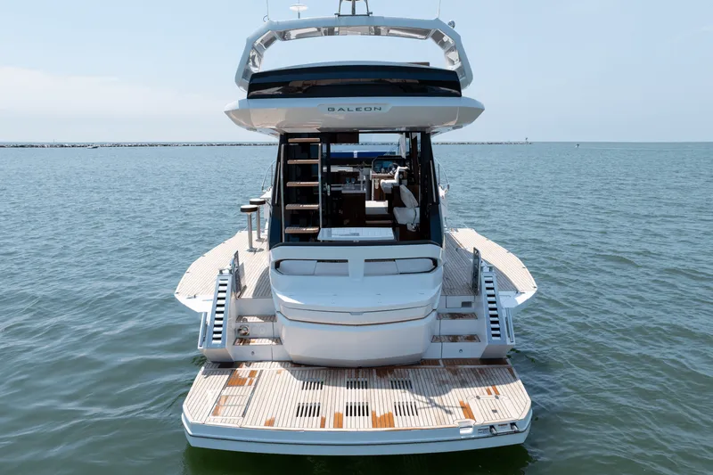 Slide: The Image of Galeon 510 SKY 2023 - 19