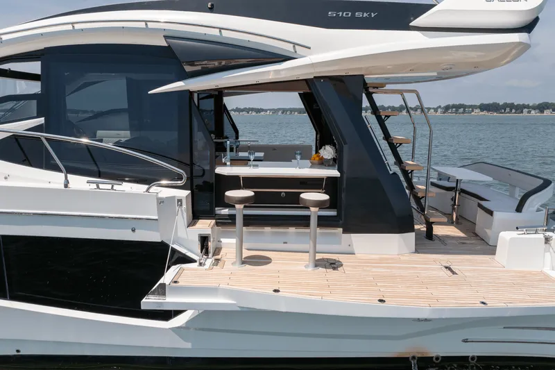 Slide: The Image of Galeon 510 SKY 2023 - 33