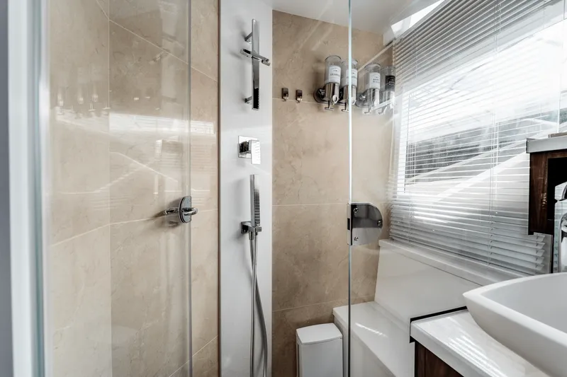 Slide: The Image of Galeon 510 SKY 2023 - 43