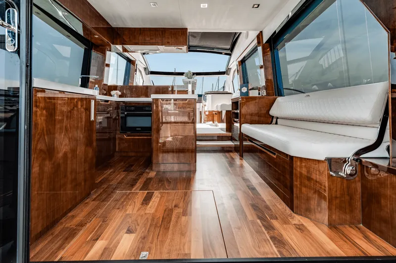 Slide: The Image of Galeon 510 SKY 2023 - 75