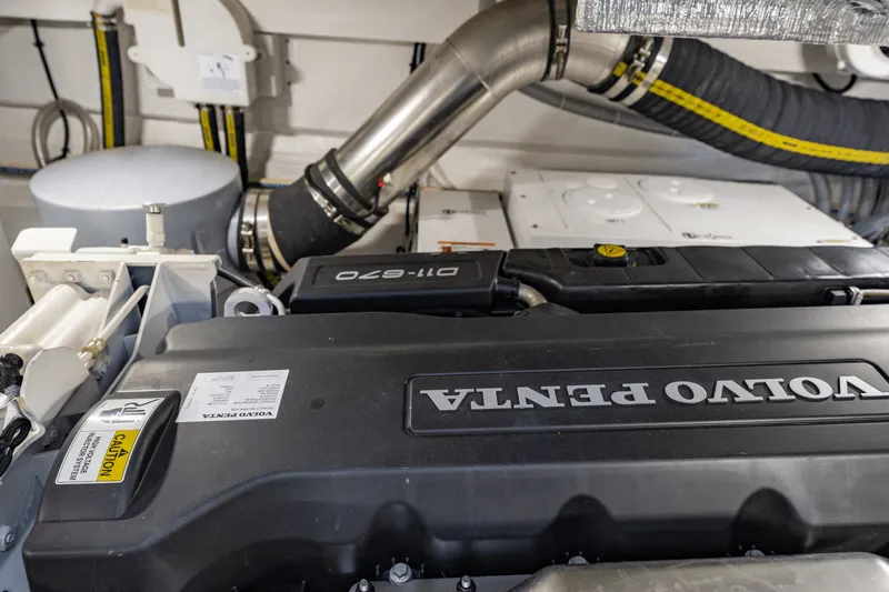 Slide: The Image of Galeon 510 SKY 2023 - 91