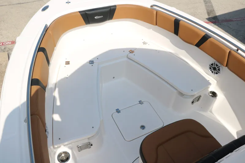 Slide: The Image of Robalo R230 Center Console 2024 - 35