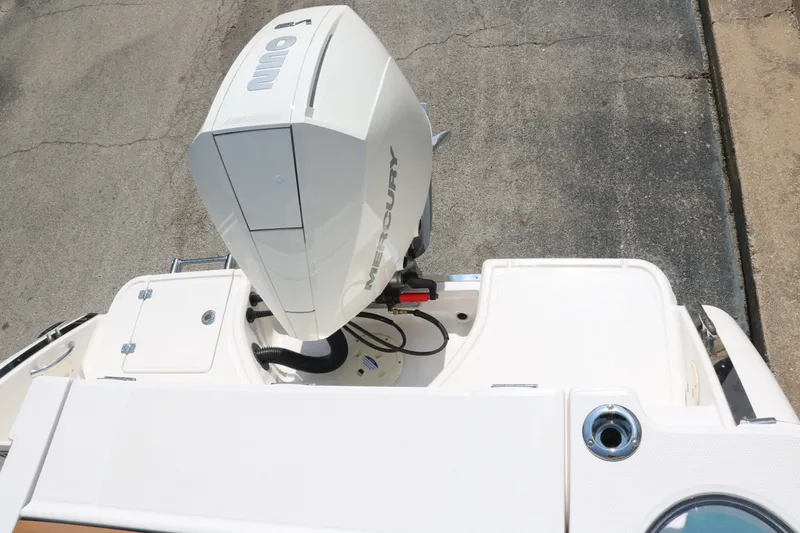 Slide: The Image of Robalo R230 Center Console 2024 - 40