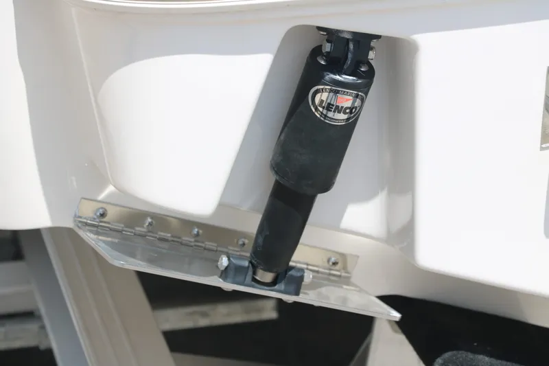 Slide: The Image of Robalo R230 Center Console 2024 - 9