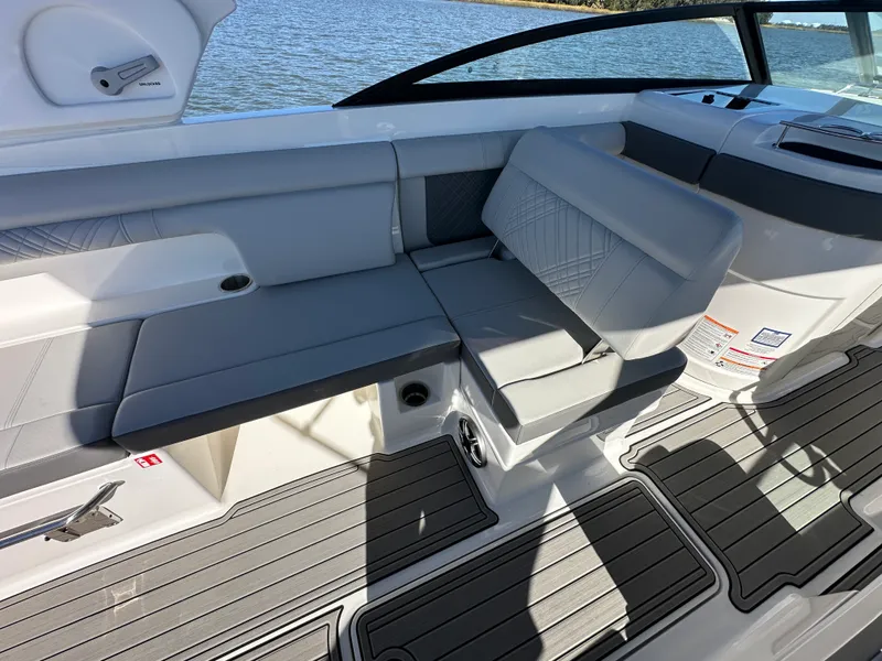 Slide: The Image of Sea Ray SDX 290 Outboard 2026 - 19