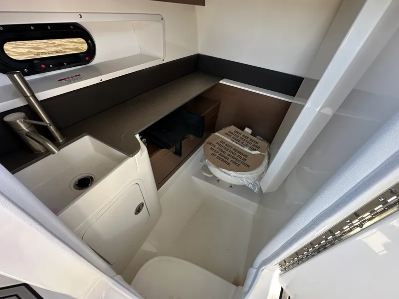 Slide: The Image of Sea Ray SDX 290 Outboard 2026 - 22