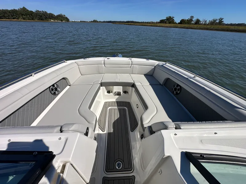 Slide: The Image of Sea Ray SDX 290 Outboard 2026 - 27