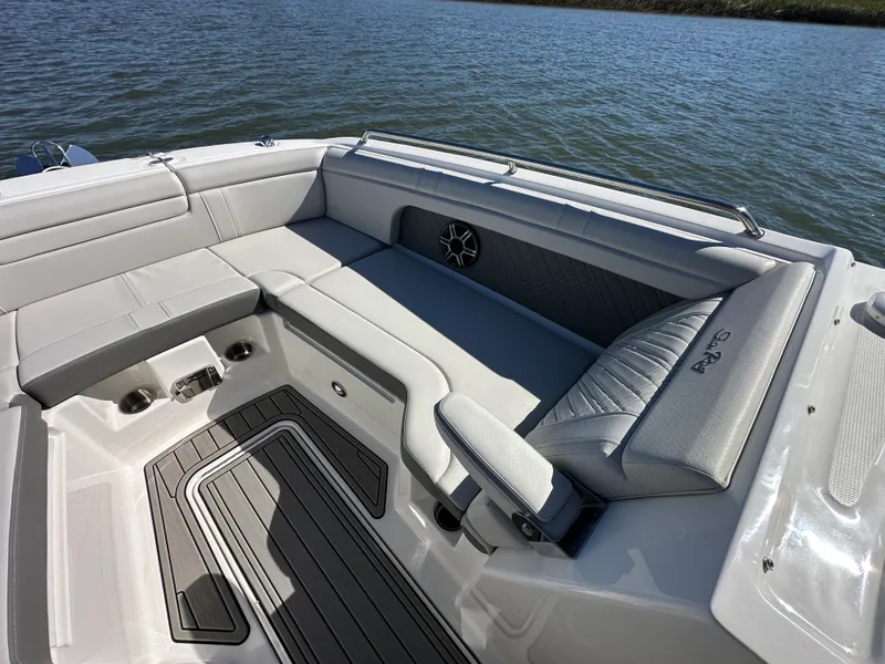 Slide: The Image of Sea Ray SDX 290 Outboard 2026 - 28