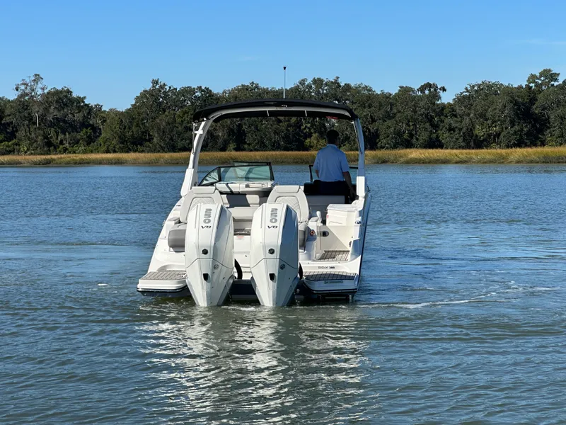 Slide: The Image of Sea Ray SDX 290 Outboard 2026 - 5