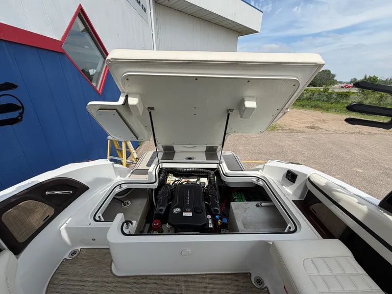 Slide: The Image of Cobalt R5 SURF 2019 - 16