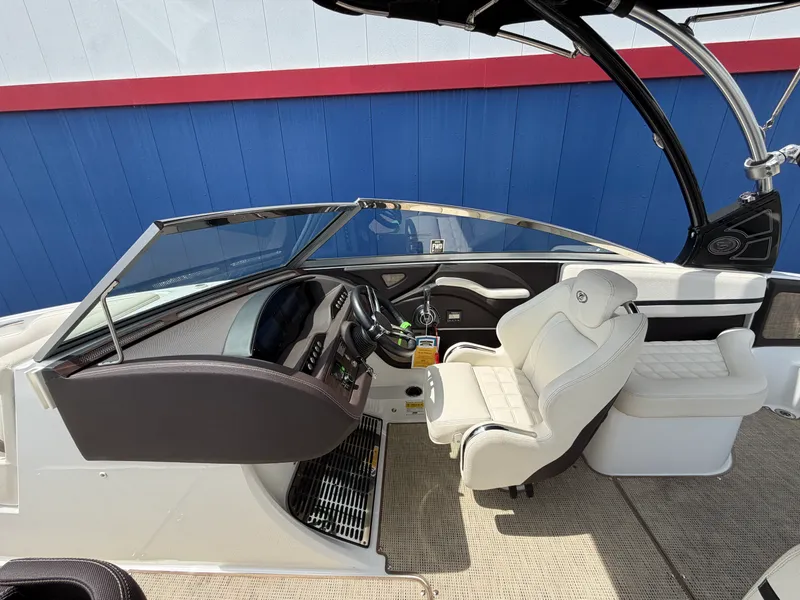 Slide: The Image of Cobalt R5 SURF 2019 - 31