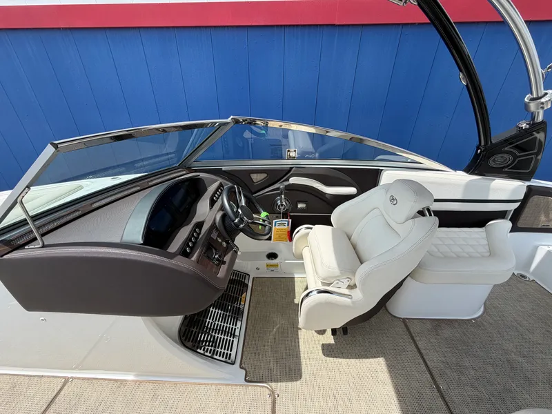 Slide: The Image of Cobalt R5 SURF 2019 - 32