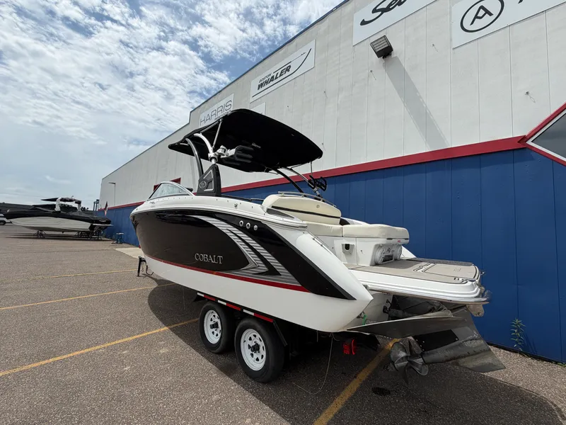 Slide: The Image of Cobalt R5 SURF 2019 - 4