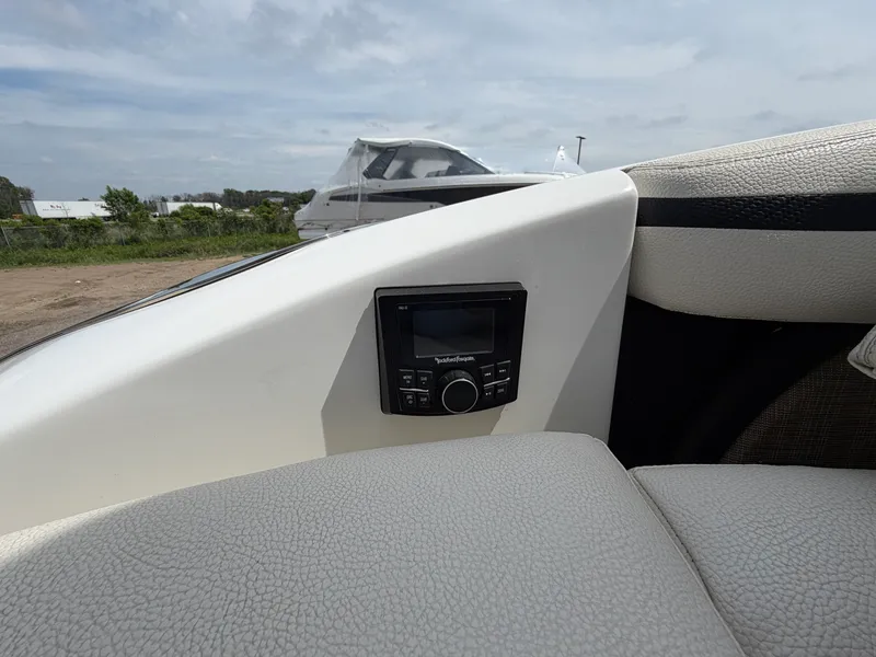 Slide: The Image of Cobalt R5 SURF 2019 - 9