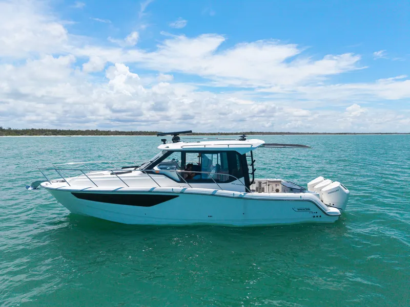 Slide: The Image of Boston Whaler 365 CONQUEST 2025 - 12