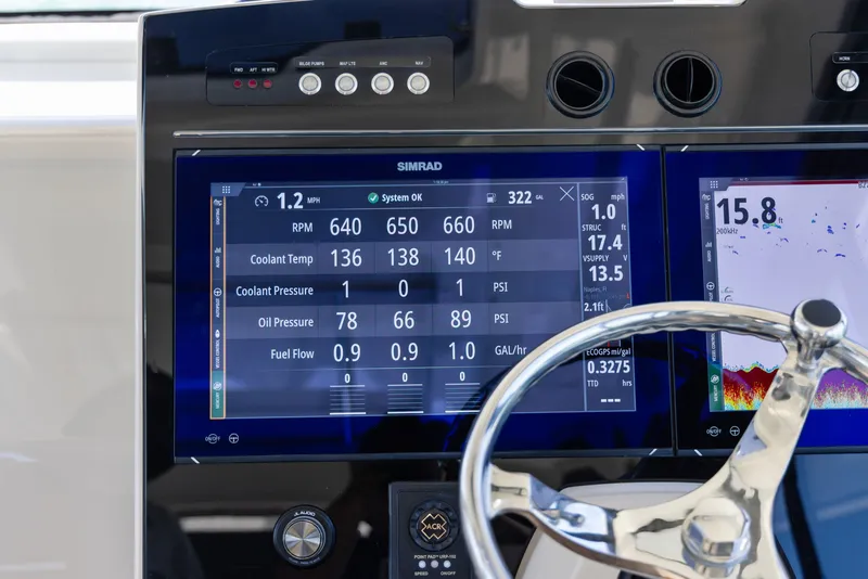 Slide: The Image of Boston Whaler 365 CONQUEST 2025 - 27